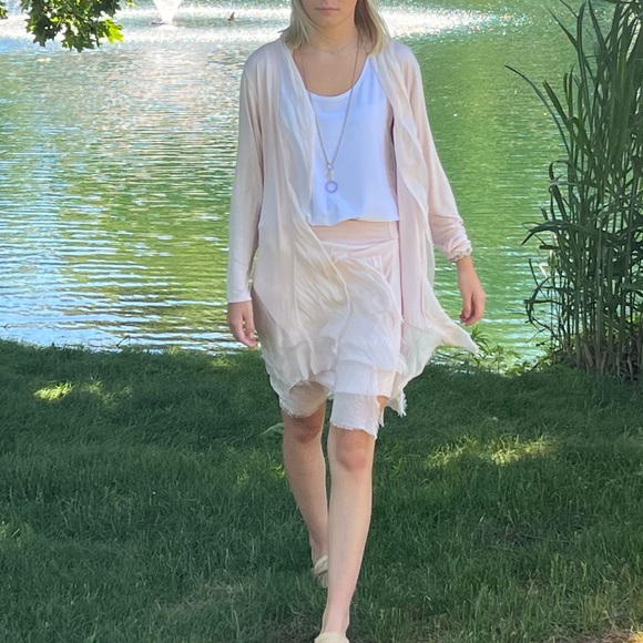 CLOSET CLEAN OUT is more fun with FRIENDS! Like this Listing TODAY  3:30 EST - Picture 4 of 16